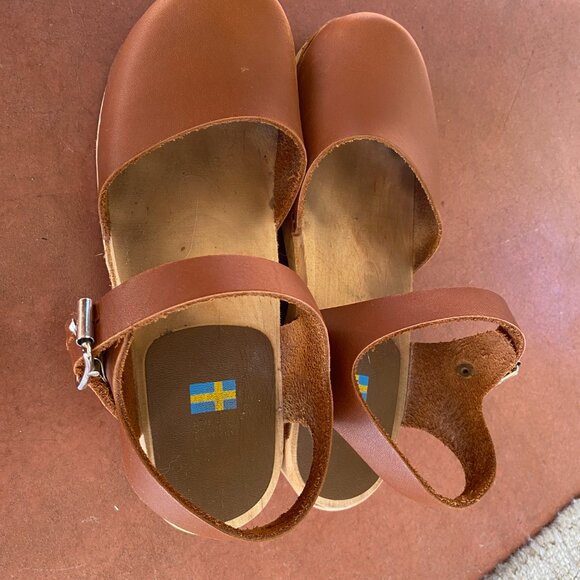 MIA Sofia Clogs - Saddle Brown - wood / leather / buckle - Swedish - Picture 9 of 12